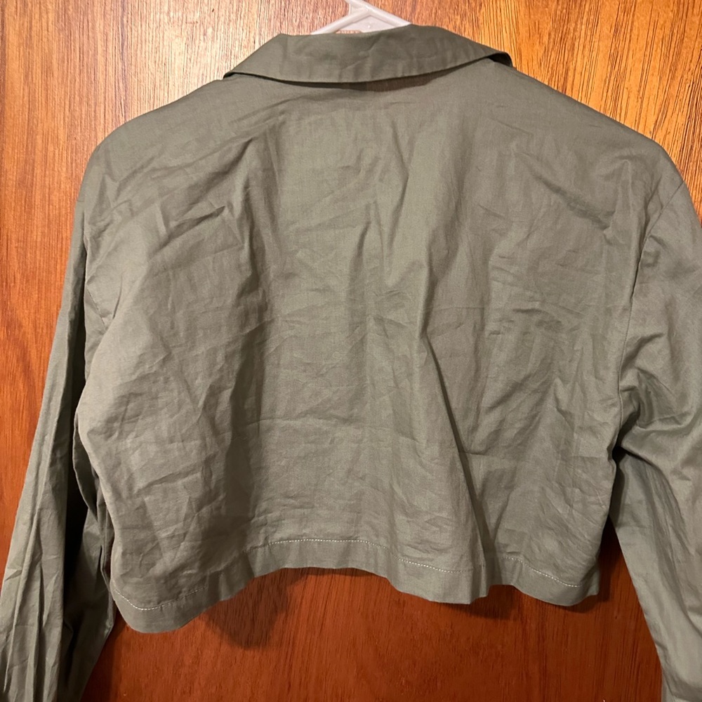 Cropped shirt - Picture 2 of 2